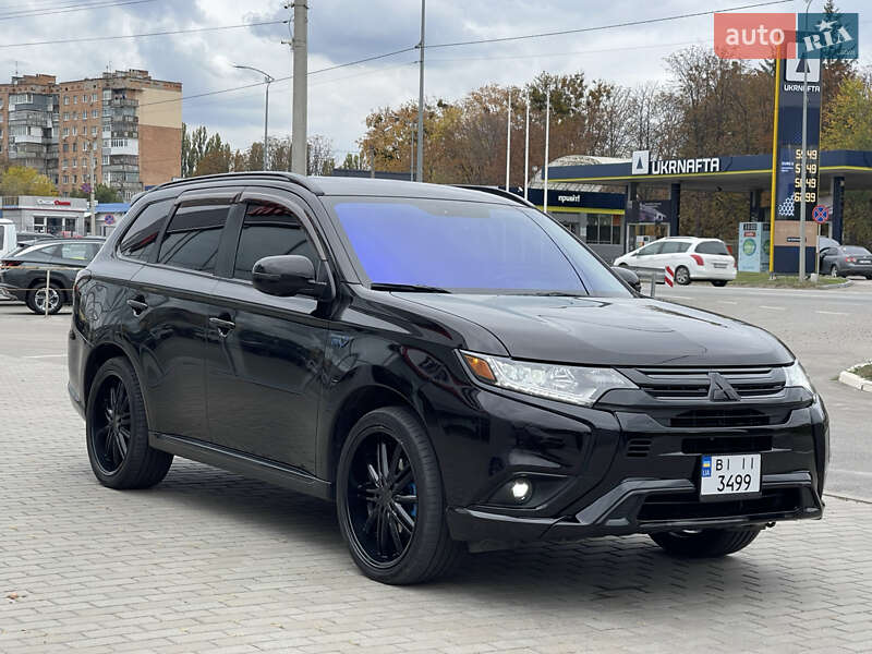 Внедорожник / Кроссовер Mitsubishi Outlander 2018 в Полтаве