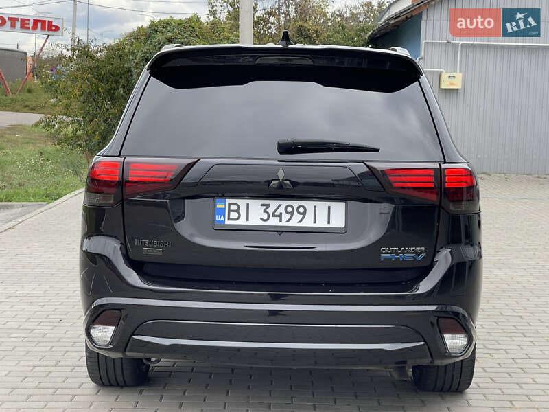 Внедорожник / Кроссовер Mitsubishi Outlander 2018 в Полтаве