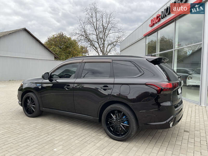 Внедорожник / Кроссовер Mitsubishi Outlander 2018 в Полтаве