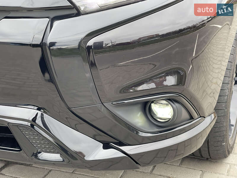 Внедорожник / Кроссовер Mitsubishi Outlander 2018 в Полтаве
