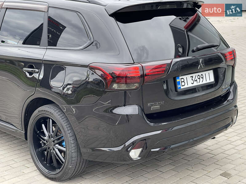 Внедорожник / Кроссовер Mitsubishi Outlander 2018 в Полтаве