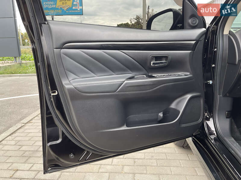 Внедорожник / Кроссовер Mitsubishi Outlander 2018 в Полтаве
