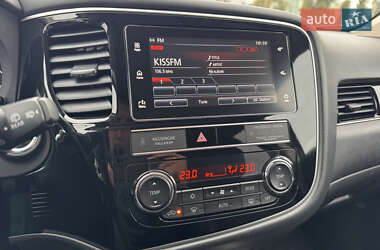 Внедорожник / Кроссовер Mitsubishi Outlander 2019 в 