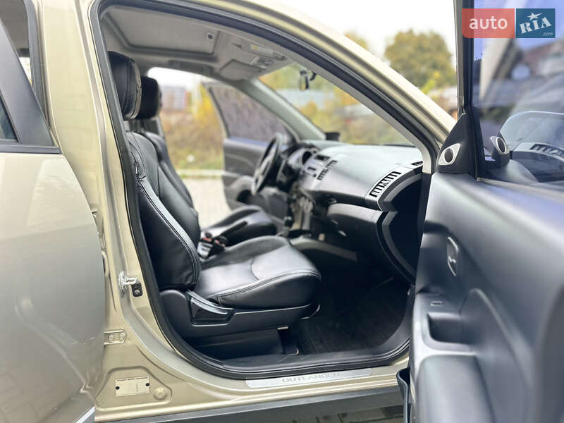 Внедорожник / Кроссовер Mitsubishi Outlander 2007 в Ромнах фото 15 Внедорожник / Кроссовер Mitsubishi Outlander 2007 в Ромнах