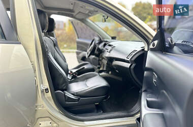 Позашляховик / Кросовер Mitsubishi Outlander 2007 в  фото 15 Позашляховик / Кросовер Mitsubishi Outlander 2007 в