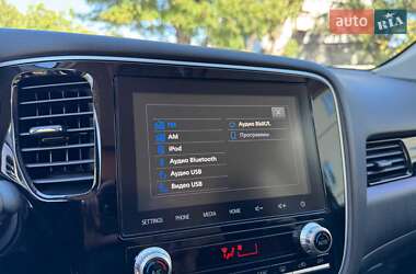 Внедорожник / Кроссовер Mitsubishi Outlander 2021 в 