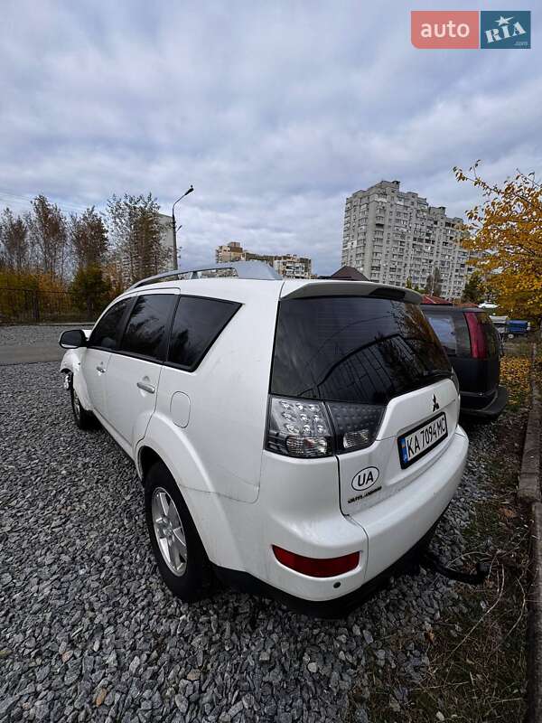 Внедорожник / Кроссовер Mitsubishi Outlander 2007 в Киеве