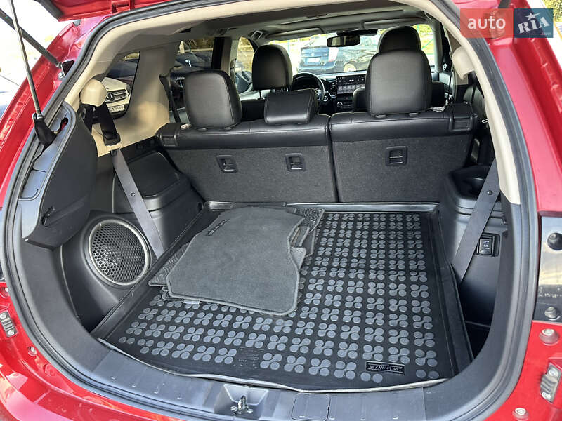 Позашляховик / Кросовер Mitsubishi Outlander 2016 в Львові фото 33 Позашляховик / Кросовер Mitsubishi Outlander 2016 в Львові