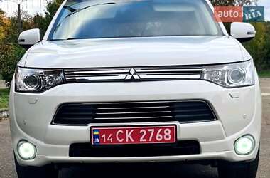Внедорожник / Кроссовер Mitsubishi Outlander 2014 в Калуше