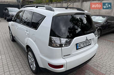 Внедорожник / Кроссовер Mitsubishi Outlander 2010 в 