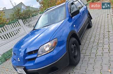 Внедорожник / Кроссовер Mitsubishi Outlander 2003 в 