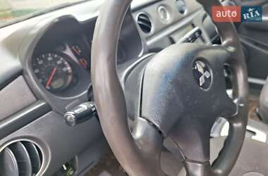 Внедорожник / Кроссовер Mitsubishi Outlander 2003 в 