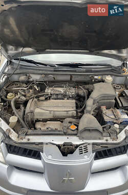 Внедорожник / Кроссовер Mitsubishi Outlander 2007 в 