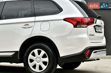 Внедорожник / Кроссовер Mitsubishi Outlander 2021 в 