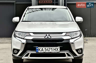 Внедорожник / Кроссовер Mitsubishi Outlander 2021 в 