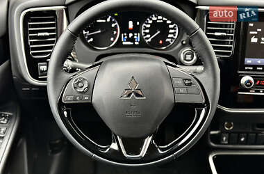 Внедорожник / Кроссовер Mitsubishi Outlander 2021 в 