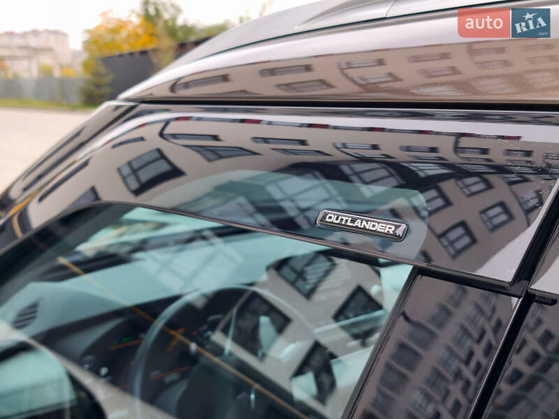 Внедорожник / Кроссовер Mitsubishi Outlander 2022 в Ивано-Франковске