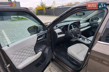 Внедорожник / Кроссовер Mitsubishi Outlander 2022 в 