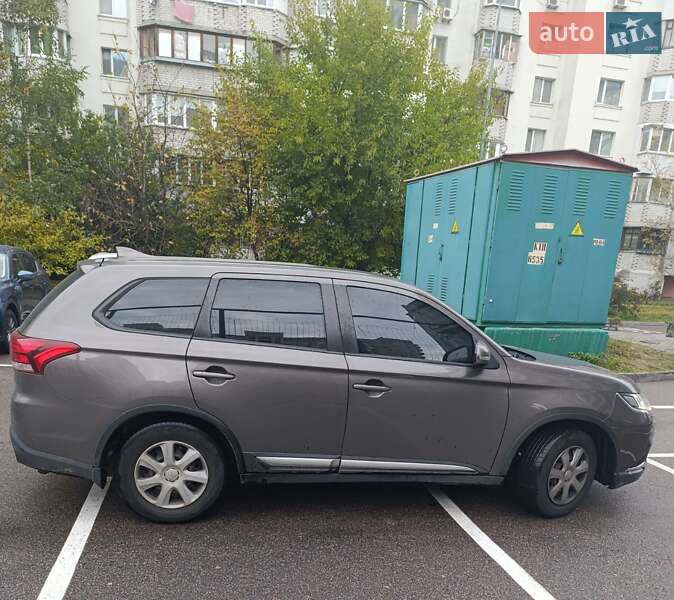 Внедорожник / Кроссовер Mitsubishi Outlander 2018 в Киеве фото 9 Внедорожник / Кроссовер Mitsubishi Outlander 2018 в Киеве