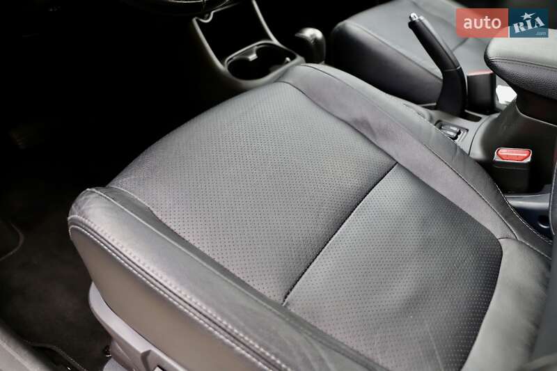 Внедорожник / Кроссовер Mitsubishi Outlander 2016 в Дрогобыче