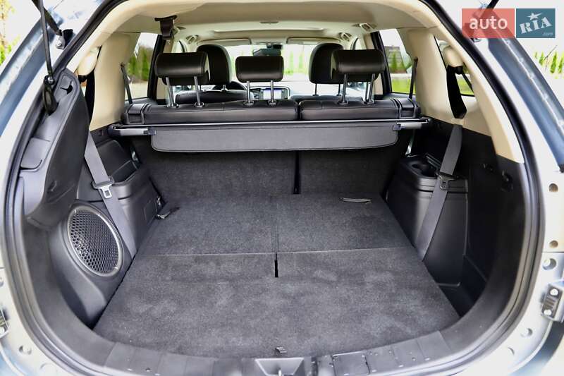 Внедорожник / Кроссовер Mitsubishi Outlander 2016 в Дрогобыче