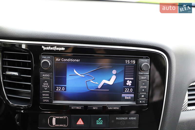 Внедорожник / Кроссовер Mitsubishi Outlander 2016 в Дрогобыче