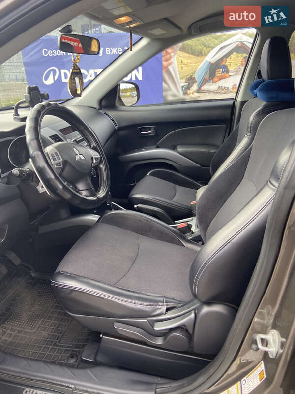 Внедорожник / Кроссовер Mitsubishi Outlander 2010 в Киеве фото 4 Внедорожник / Кроссовер Mitsubishi Outlander 2010 в Киеве