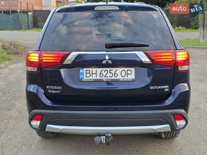 Внедорожник / Кроссовер Mitsubishi Outlander 2016 в Одессе