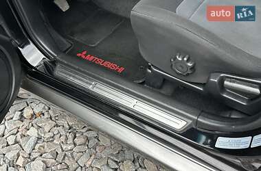 Позашляховик / Кросовер Mitsubishi Outlander 2008 в 