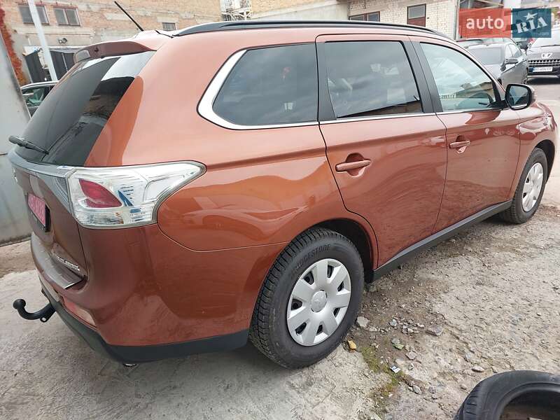 Позашляховик / Кросовер Mitsubishi Outlander 2013 в Рівному фото 5 Позашляховик / Кросовер Mitsubishi Outlander 2013 в Рівному
