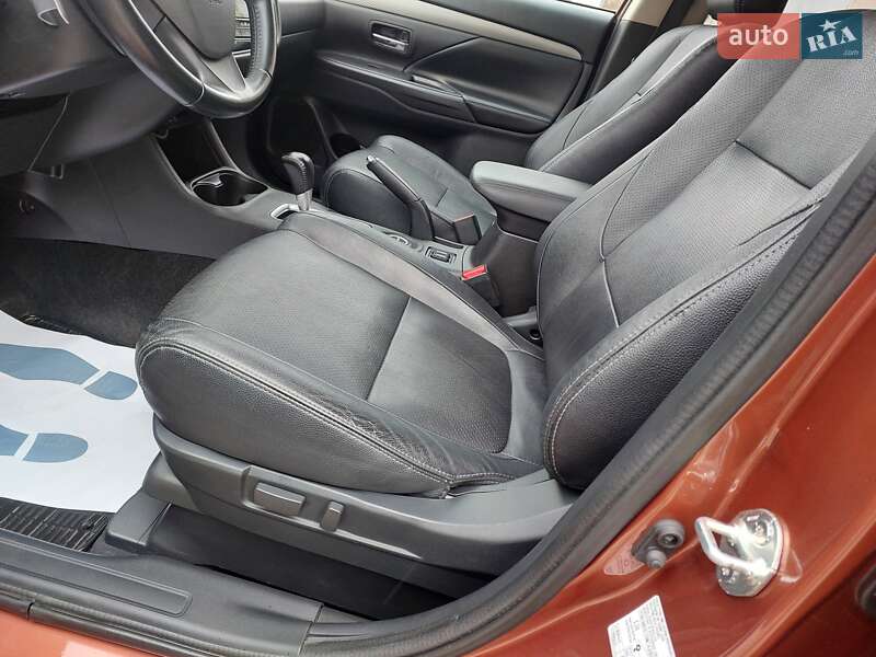 Позашляховик / Кросовер Mitsubishi Outlander 2013 в Рівному фото 44 Позашляховик / Кросовер Mitsubishi Outlander 2013 в Рівному