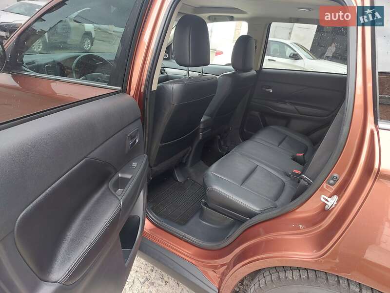Позашляховик / Кросовер Mitsubishi Outlander 2013 в Рівному фото 54 Позашляховик / Кросовер Mitsubishi Outlander 2013 в Рівному
