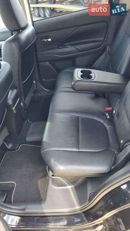 Внедорожник / Кроссовер Mitsubishi Outlander 2014 в Калуше