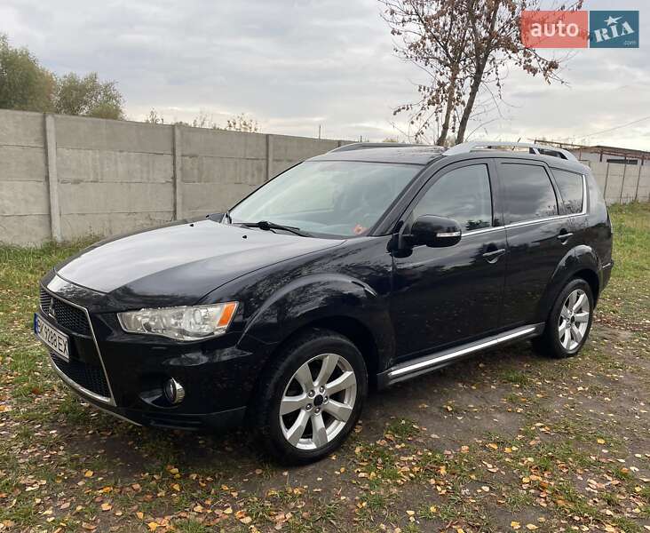 Внедорожник / Кроссовер Mitsubishi Outlander 2010 в 