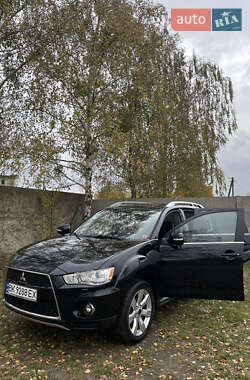 Внедорожник / Кроссовер Mitsubishi Outlander 2010 в 