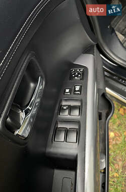 Внедорожник / Кроссовер Mitsubishi Outlander 2010 в 
