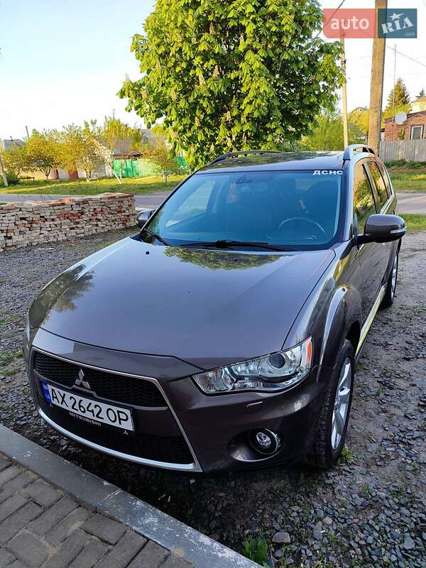 Позашляховик / Кросовер Mitsubishi Outlander 2010 в Печенігах фото 2 Позашляховик / Кросовер Mitsubishi Outlander 2010 в Печенігах