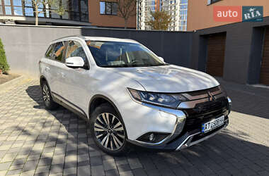 Позашляховик / Кросовер Mitsubishi Outlander 2021 в Івано-Франківську