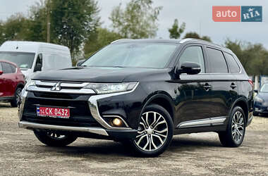 Позашляховик / Кросовер Mitsubishi Outlander 2016 в  фото 3 Позашляховик / Кросовер Mitsubishi Outlander 2016 в
