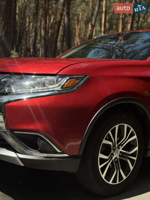 Позашляховик / Кросовер Mitsubishi Outlander 2017 в Полтаві фото 10 Позашляховик / Кросовер Mitsubishi Outlander 2017 в Полтаві