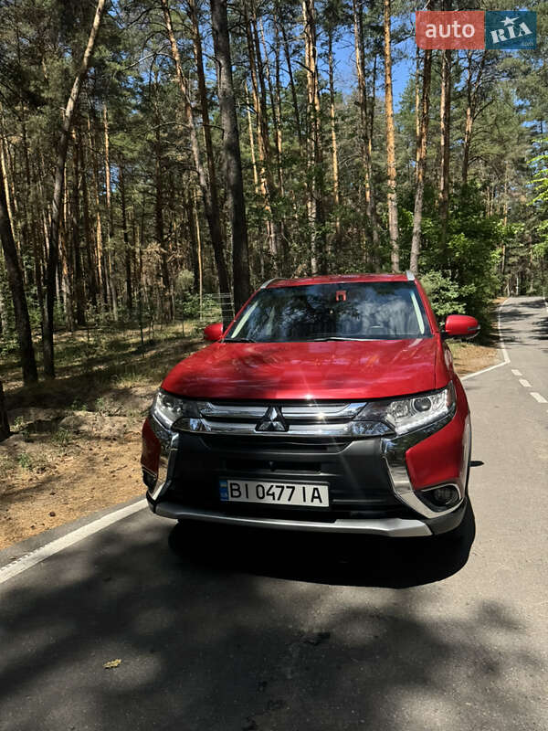Позашляховик / Кросовер Mitsubishi Outlander 2017 в Полтаві фото 3 Позашляховик / Кросовер Mitsubishi Outlander 2017 в Полтаві
