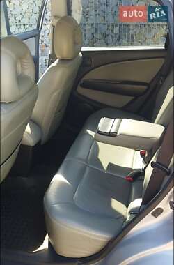 Позашляховик / Кросовер Mitsubishi Outlander 2003 в Луцьку