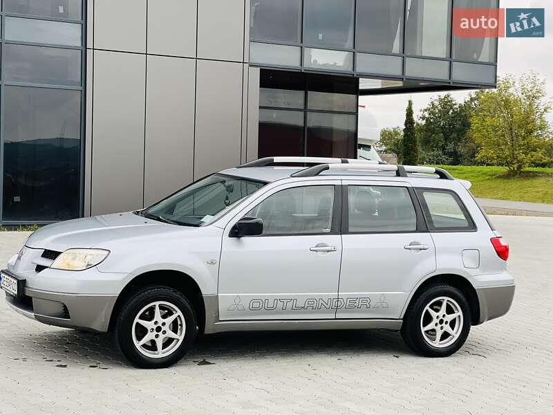 Позашляховик / Кросовер Mitsubishi Outlander 2006 в Чернівцях фото 6 Позашляховик / Кросовер Mitsubishi Outlander 2006 в Чернівцях
