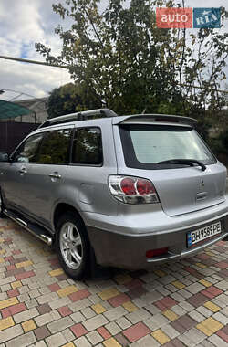 Внедорожник / Кроссовер Mitsubishi Outlander 2003 в  фото 8 Внедорожник / Кроссовер Mitsubishi Outlander 2003 в