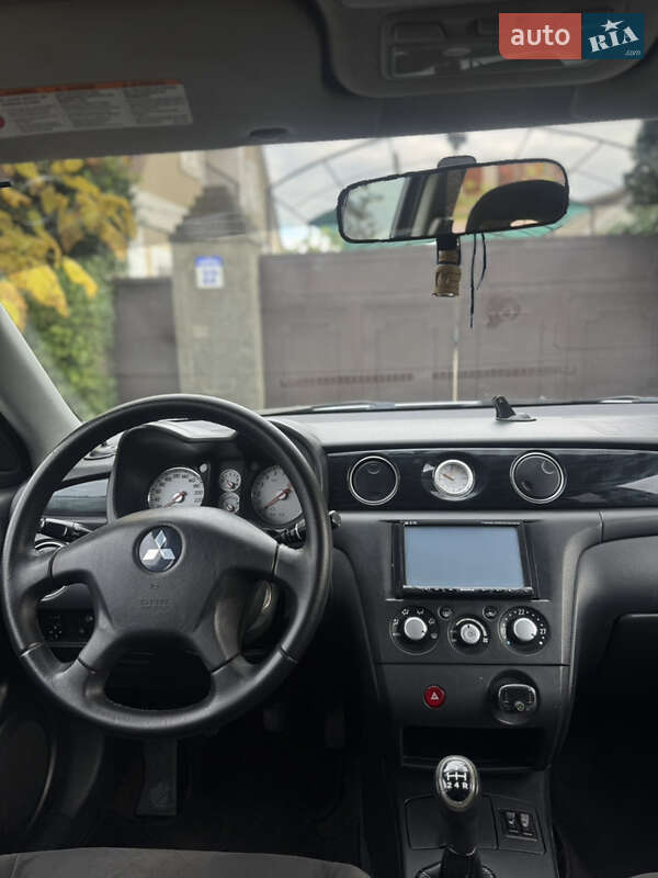 Внедорожник / Кроссовер Mitsubishi Outlander 2003 в Одессе фото 17 Внедорожник / Кроссовер Mitsubishi Outlander 2003 в Одессе