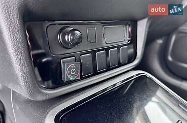 Позашляховик / Кросовер Mitsubishi Outlander 2018 в  фото 20 Позашляховик / Кросовер Mitsubishi Outlander 2018 в