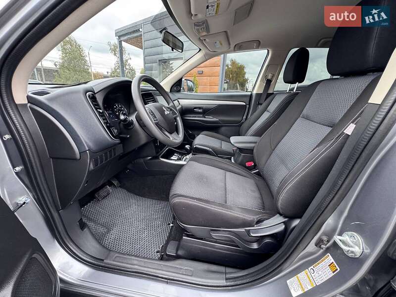 Внедорожник / Кроссовер Mitsubishi Outlander 2018 в Ровно фото 28 Внедорожник / Кроссовер Mitsubishi Outlander 2018 в Ровно