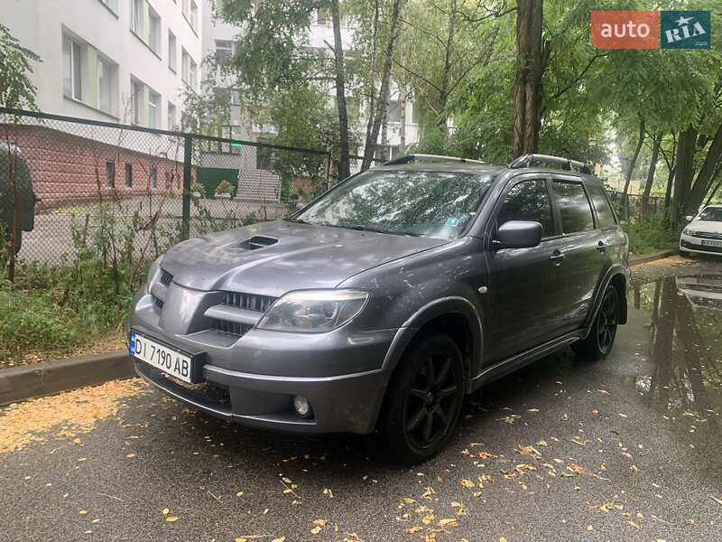 Внедорожник / Кроссовер Mitsubishi Outlander 2005 в Киеве