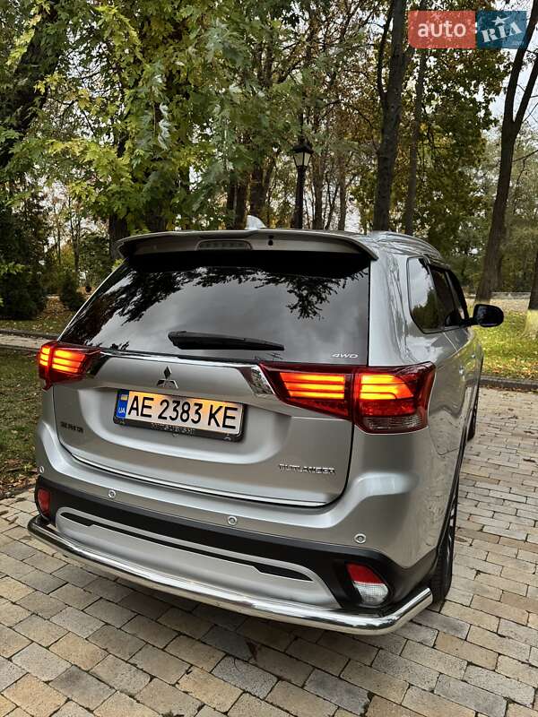 Позашляховик / Кросовер Mitsubishi Outlander 2018 в Києві
