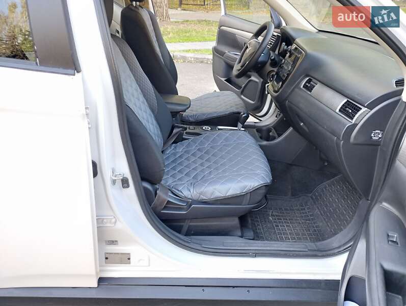 Внедорожник / Кроссовер Mitsubishi Outlander 2012 в Николаеве фото 32 Внедорожник / Кроссовер Mitsubishi Outlander 2012 в Николаеве